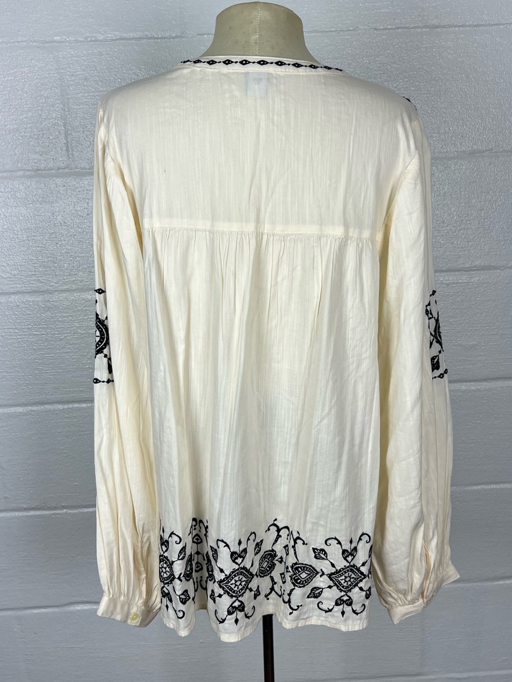 Old Navy Blouse Womens Size XL Embroidered Tassled Boho Peasant Festival - Picture 5 of 8